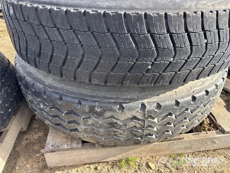 Quantity of (2) Tires Gume, točkovi i felne