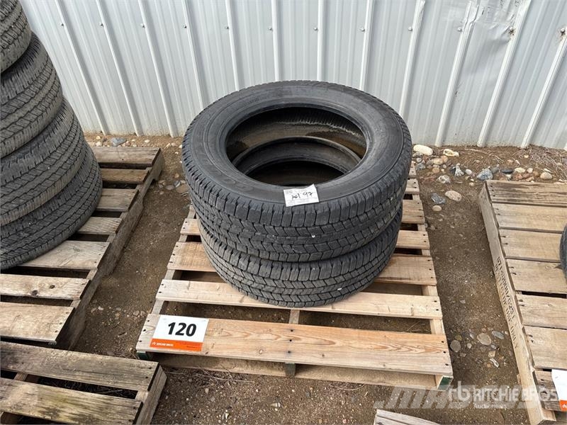  Quantity of (2) Tires Gume, točkovi i felne
