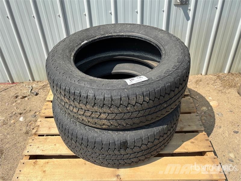 Quantity of (2) Tires Opony, koła i felgi