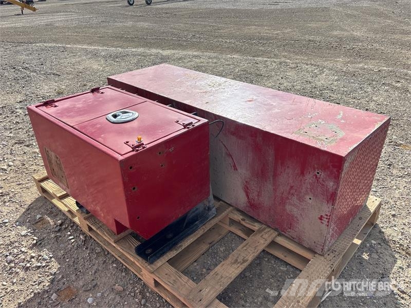 Quantity of (2) Tool Box Bouw - Overige