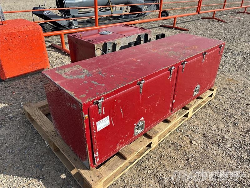 Quantity of (2) Tool Box Bouw - Overige