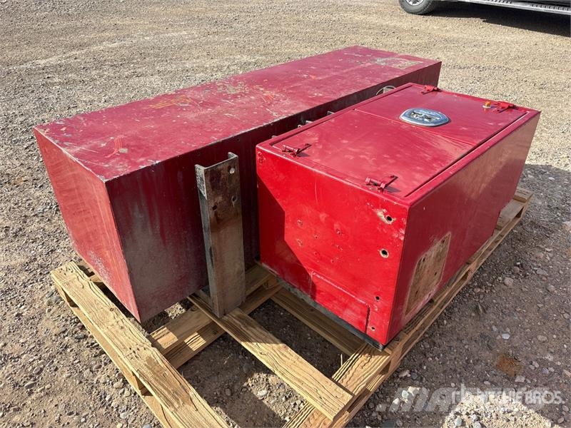 Quantity of (2) Tool Box Bouw - Overige