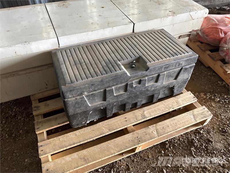 Quantity of (2) Tool Box Andre komponenter
