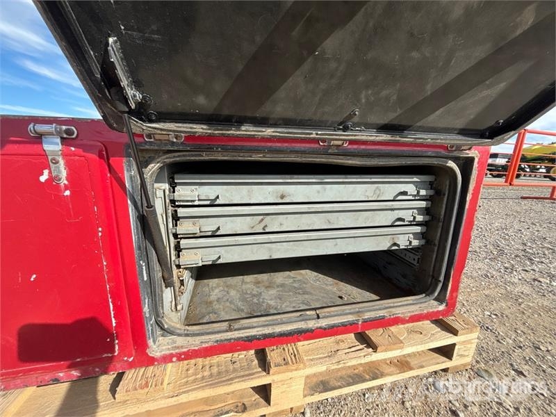 Quantity of (2) Tool Box Bouw - Overige