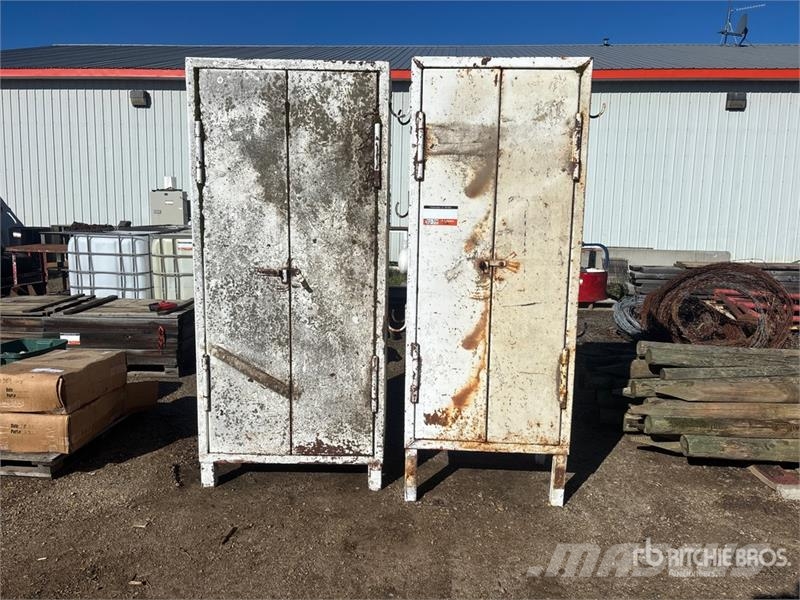 Quantity of (2) Tool Cabinet Строителство - Други