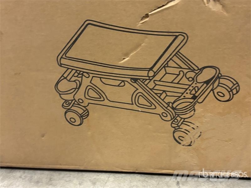  Quantity of (2) Tool Stools Drugi deli