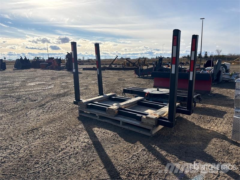 Quantity of (2) Trailer Pipe Bunks Ostale kargo komponente