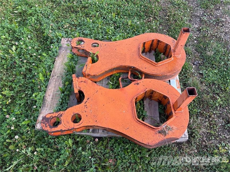 Quantity of (2) Trailer Booster Brackets Drugi deli