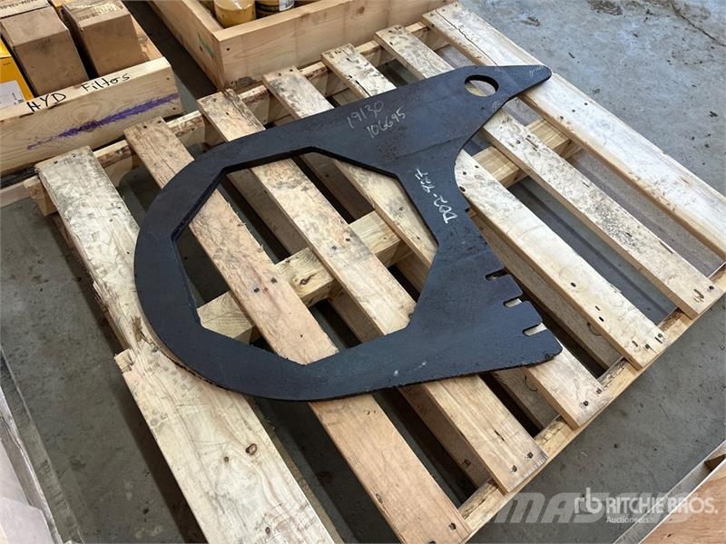  Quantity of (2) Trailer Booster Brackets Drugi deli