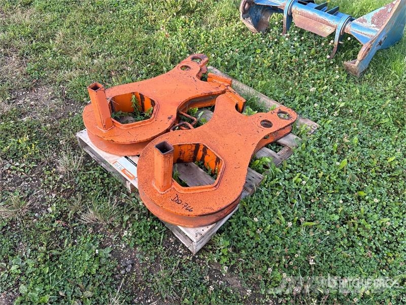Quantity of (2) Trailer Booster Brackets Drugi deli