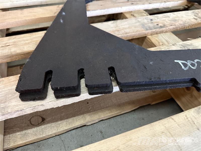  Quantity of (2) Trailer Booster Brackets Drugi deli