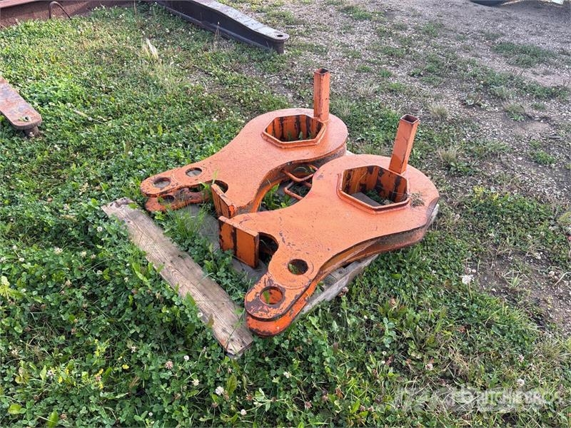 Quantity of (2) Trailer Booster Brackets Drugi deli