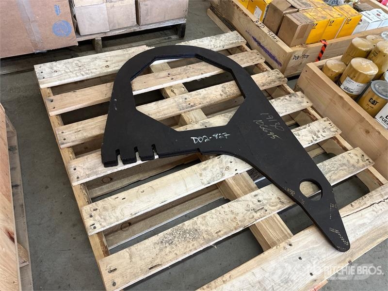  Quantity of (2) Trailer Booster Brackets Drugi deli