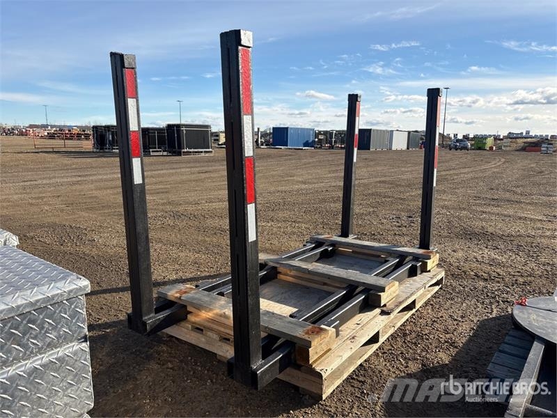 Quantity of (2) Trailer Pipe Bunks Ostale kargo komponente