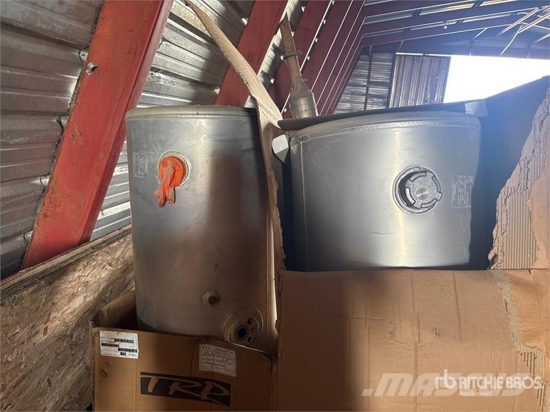 Quantity of (2) TRP Fuel Tanks Коммерческий транспорт - Другие