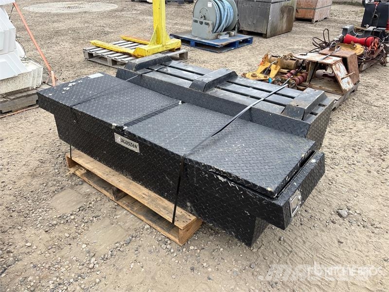Quantity of (2) Truck Tool Box Ostalo za građevinarstvo