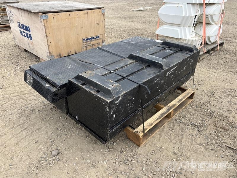 Quantity of (2) Truck Tool Box Ostalo za građevinarstvo