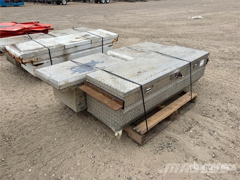  Quantity of (2) Truck Tool Box Ostalo za građevinarstvo