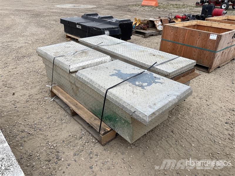  Quantity of (2) Truck Tool Box Ostalo za građevinarstvo