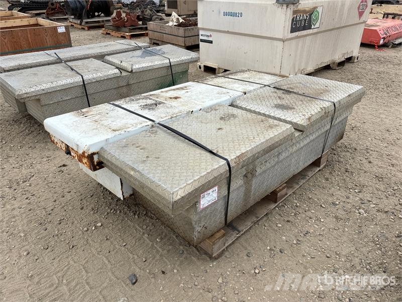 Quantity of (2) Truck Tool Box Ostalo za građevinarstvo