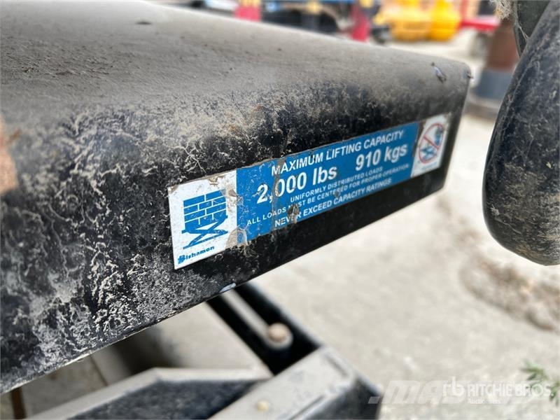  Quantity of (2) Victaulic 2000 lbs Hydraulic Raise Équipement de pipeline