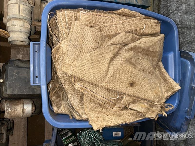 Quantity of (2) Water Pumps Bombas de agua