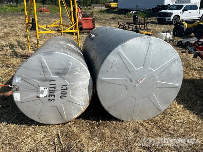 Quantity of (2) Westeel 500 gal Portable Steel Fue 연료 및 첨가제 탱크