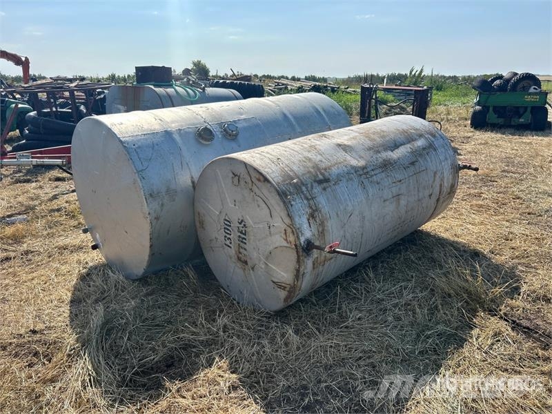 Quantity of (2) Westeel 500 gal Portable Steel Fue 연료 및 첨가제 탱크