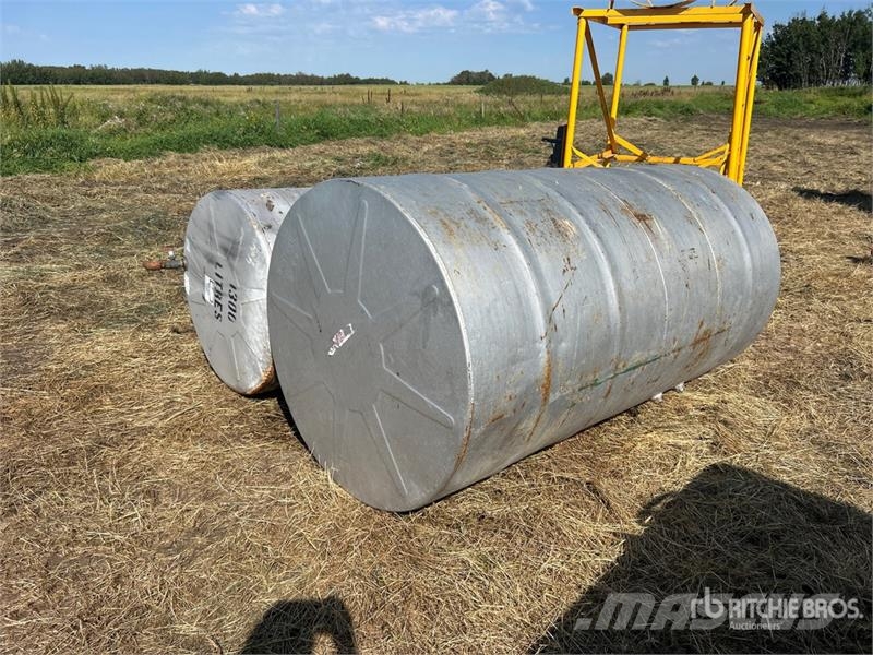 Quantity of (2) Westeel 500 gal Portable Steel Fue 연료 및 첨가제 탱크