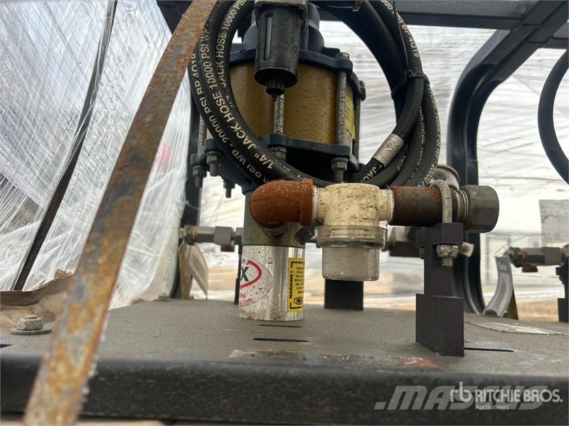 Quantity of (2) Wheeler-Rex 32450 Hydrostatic Test مكونات أخرى