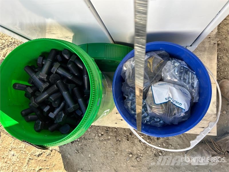 Quantity of (2) White Cabinets Bolt Bin Tartályok és tölcsérek