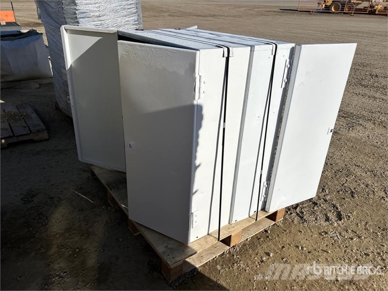 Quantity of (2) White Cabinets Bolt Bin Tartályok és tölcsérek