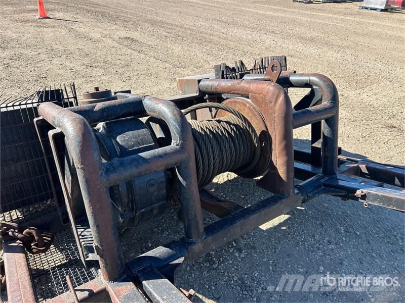 Quantity of (2) Winch Headache Rack Andre komponenter