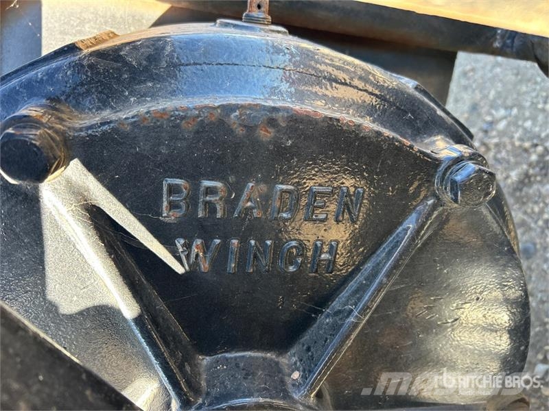 Quantity of (2) Winch Headache Rack Andre komponenter