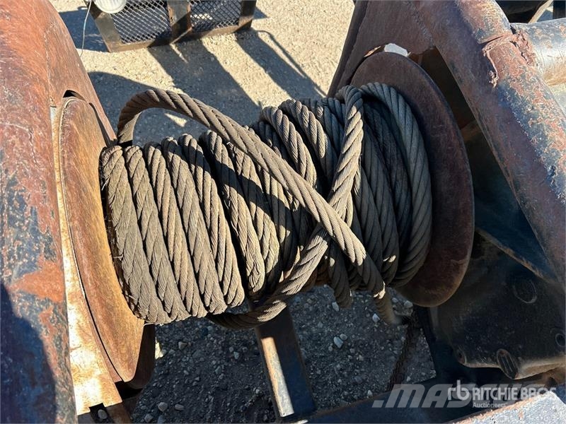 Quantity of (2) Winch Headache Rack Andre komponenter