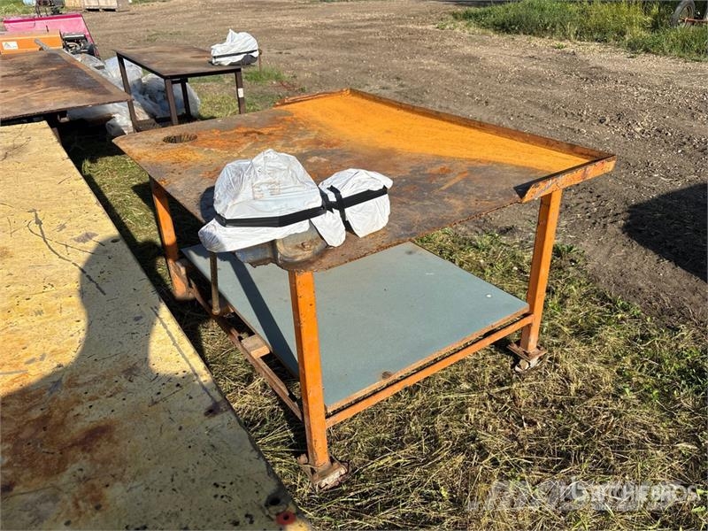 Quantity of (2) Work Tables Drugi deli