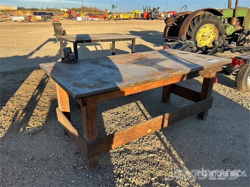  Quantity of (2) Work Tables Ostale komponente za građevinarstvo