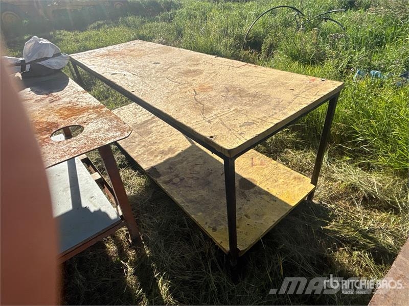 Quantity of (2) Work Tables Drugi deli