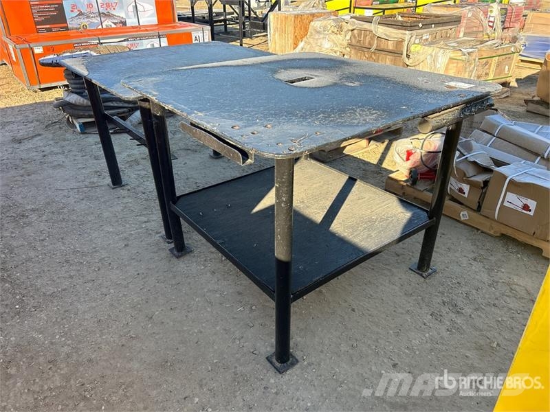 Quantity of (2) Workbench Andre komponenter