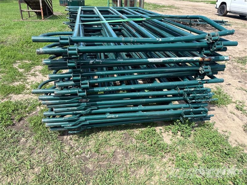 Quantity of (20) 10 ft Livestock Panel Muu farmitehnika ja tarvikud