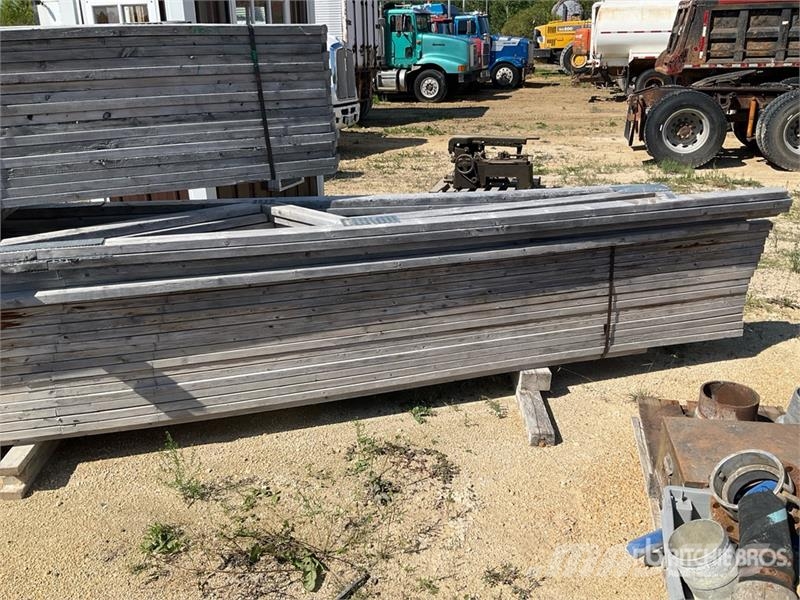 Quantity of (20) 40 ft Rafters (Unused) Drugi deli