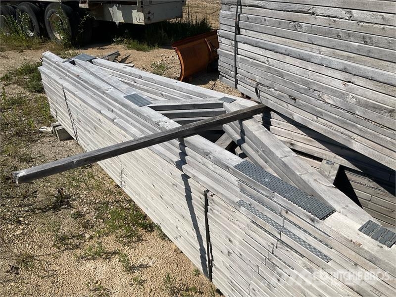 Quantity of (20) 40 ft Rafters (Unused) Drugi deli
