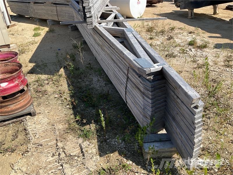 Quantity of (20) 40 ft Rafters (Unused) Drugi deli
