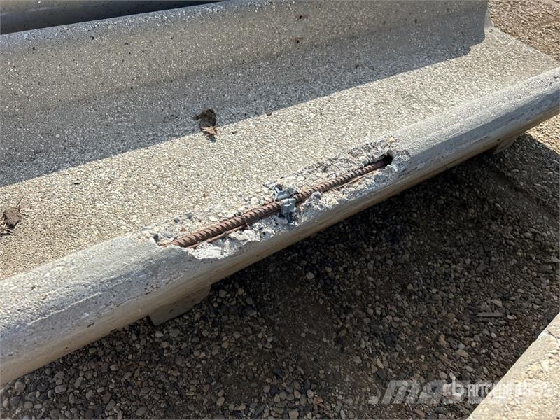 Quantity of (20) 8 ft x 3 ft Concrete Feed Bunks Lauksaimniecība- Citi