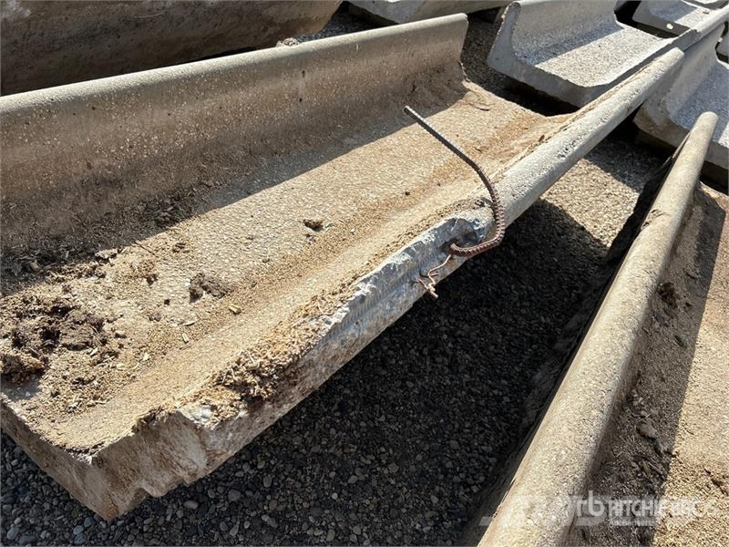 Quantity of (20) 8 ft x 3 ft Concrete Feed Bunks Lauksaimniecība- Citi