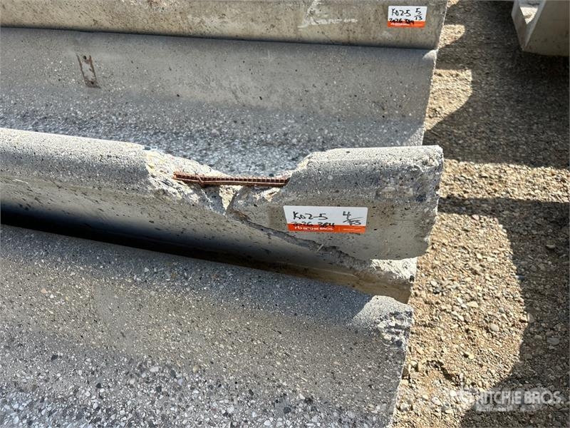 Quantity of (20) 8 ft x 3 ft Concrete Feed Bunks Lauksaimniecība- Citi