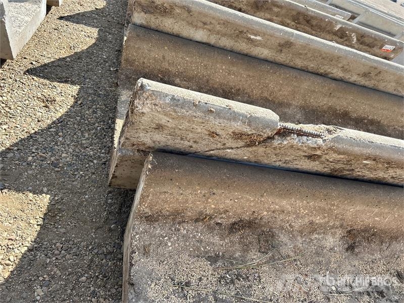 Quantity of (20) 8 ft x 3 ft Concrete Feed Bunks Lauksaimniecība- Citi