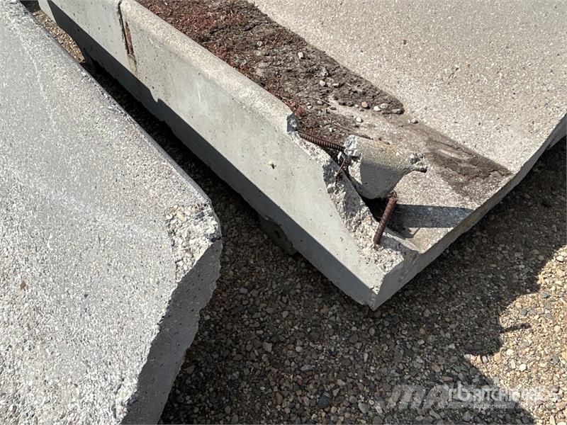 Quantity of (20) 8 ft x 3 ft Concrete Feed Bunks Lauksaimniecība- Citi