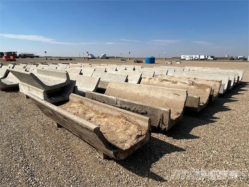 Quantity of (20) 8 ft x 3 ft Concrete Feed Bunks Lauksaimniecība- Citi