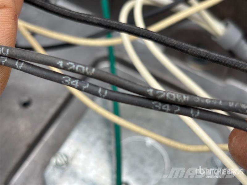 Quantity of (20) Cooper lighting Multi-Voltage Lig Andre komponenter